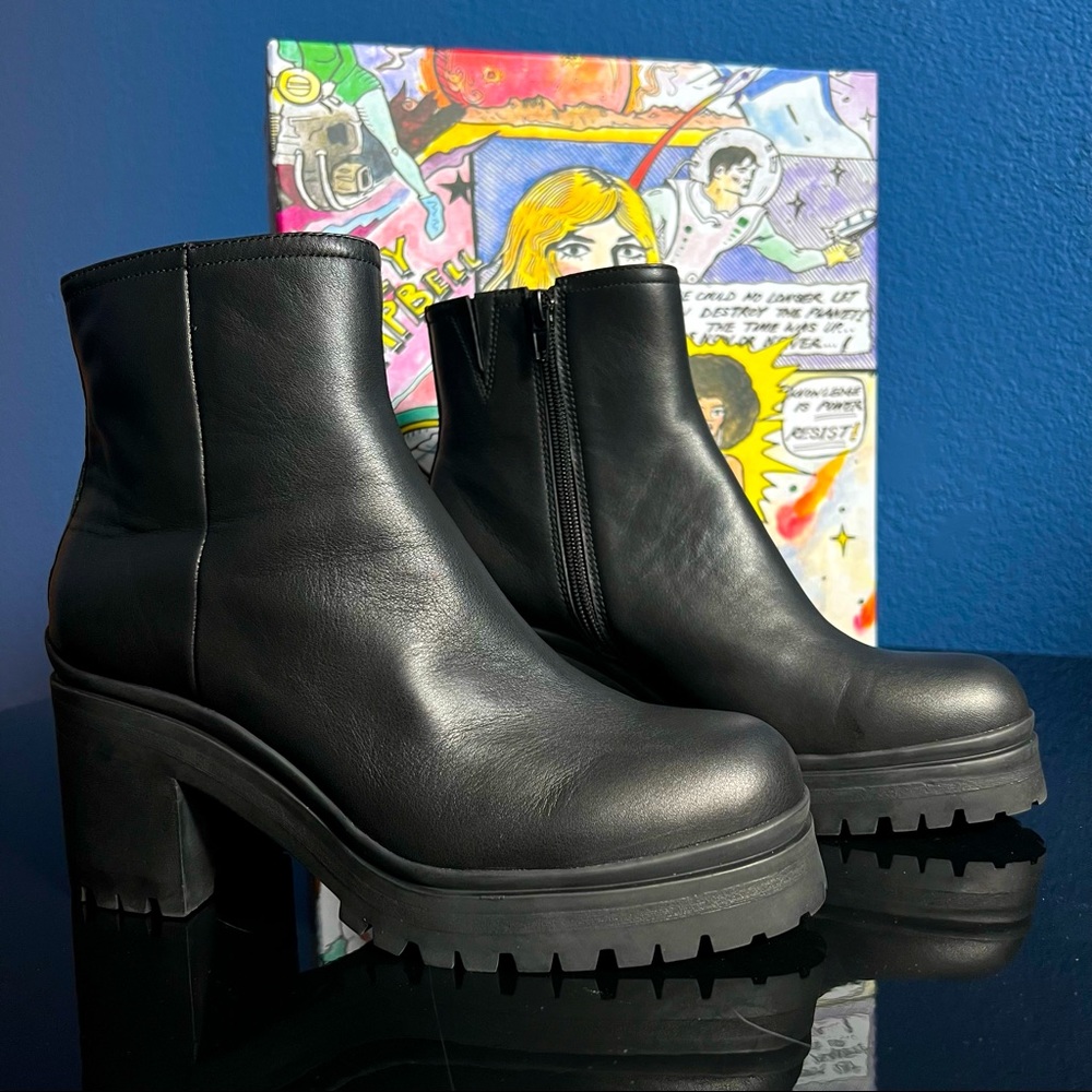 STILL AVAILABLEJEFFREY CAMPBELL TRACKER LUG SOLE BOOT